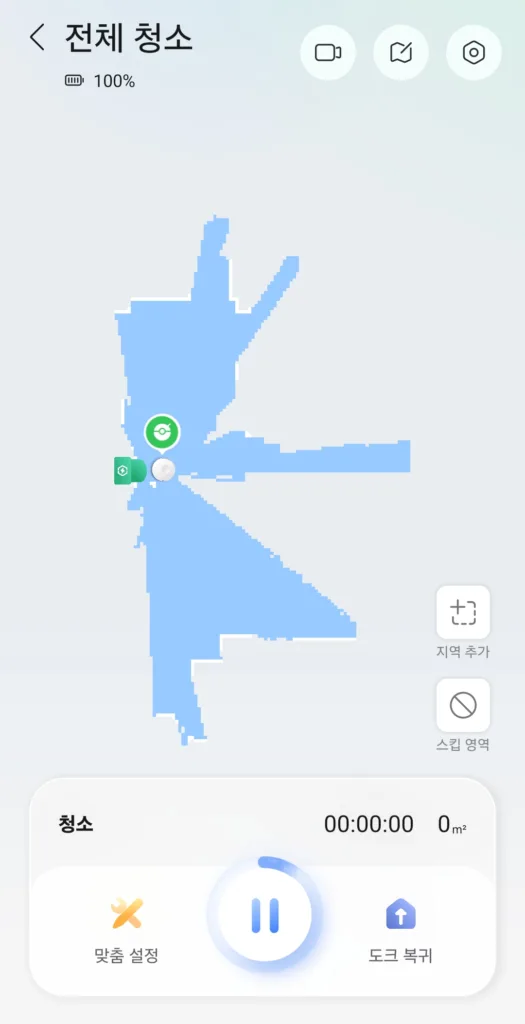 셀프 세척을 마친 로봇이 도크로 나오면서 LiDAR로 탐색된 공간이 실시간으로 표시되는 모습